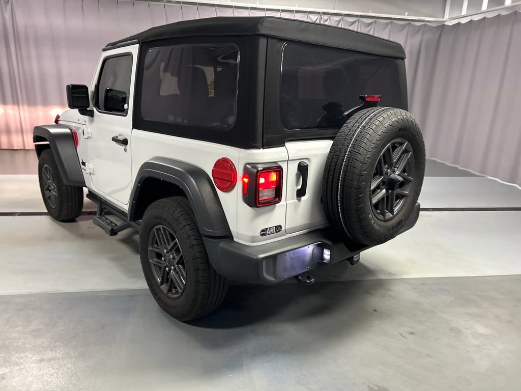 Used 2024 Jeep Wrangler Sport AWD/4WD image 5