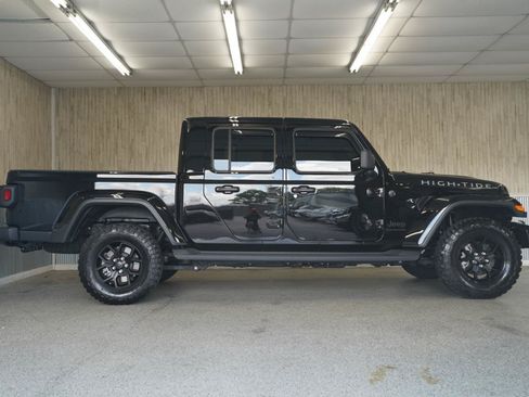 Used 2025 Jeep Gladiator Sport AWD/4WD image 6