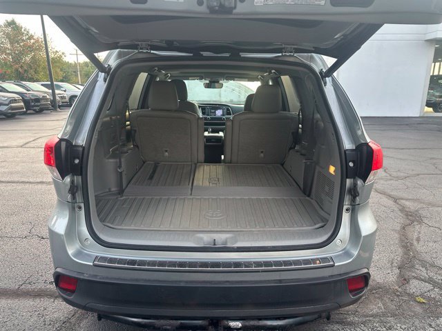 Used 2019 Toyota Highlander XLE AWD/4WD image 9