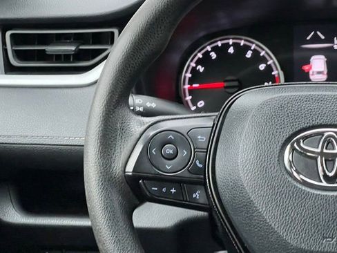 Used 2021 Toyota RAV4 LE image 20