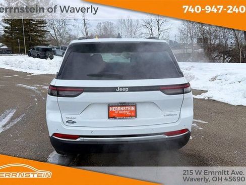 Used 2025 Jeep Grand Cherokee Laredo X image 31