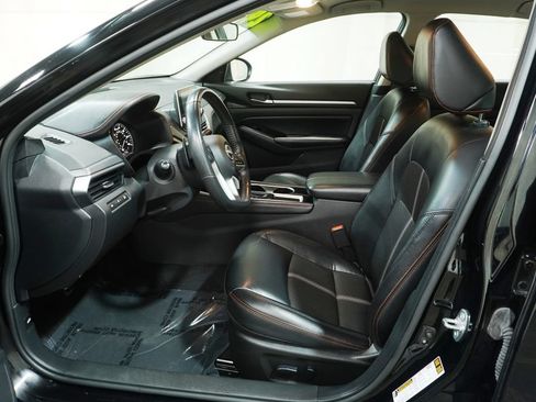 Used 2024 Nissan Altima 2.5 SR FWD image 10