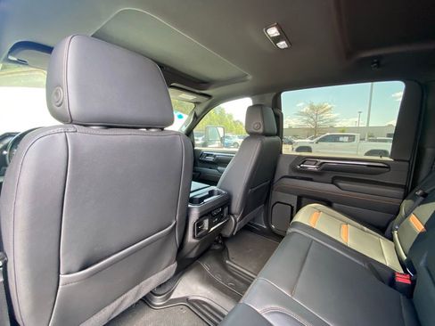 Used 2024 GMC Sierra 2500 AT4 w/ AT4 Preferred Package AWD/4WD image 23