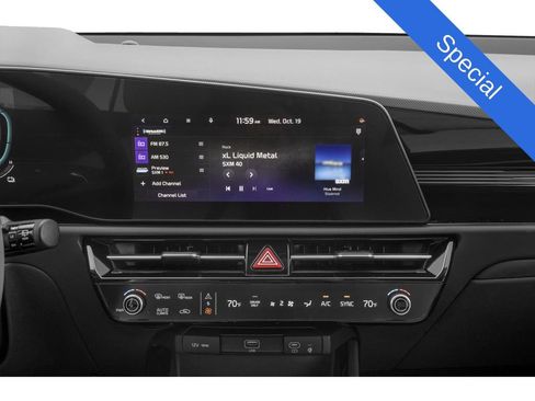 Used 2023 Kia Niro EX FWD image 23