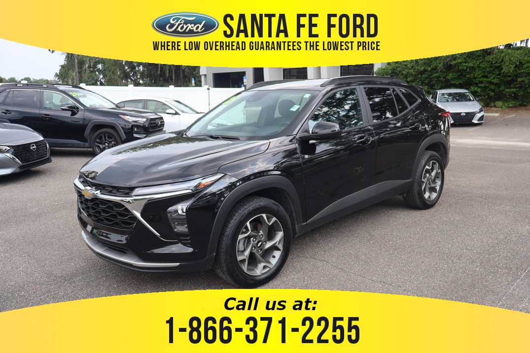 Used 2025 Chevrolet Trax LT w/ LT Convenience Package FWD image 1