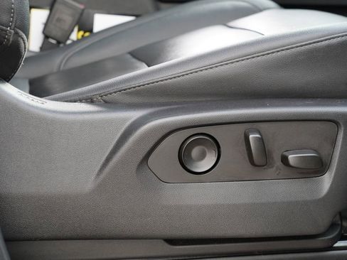 Used 2022 Chevrolet Tahoe Z71 w/ Off-Road Capability Package image 32