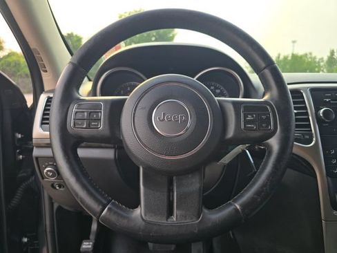 Used 2013 Jeep Grand Cherokee Laredo AWD/4WD image 18