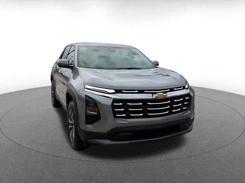 Used 2025 Chevrolet Equinox LT FWD image 3