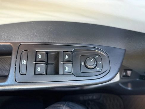 Used 2022 Volkswagen Taos S image 23