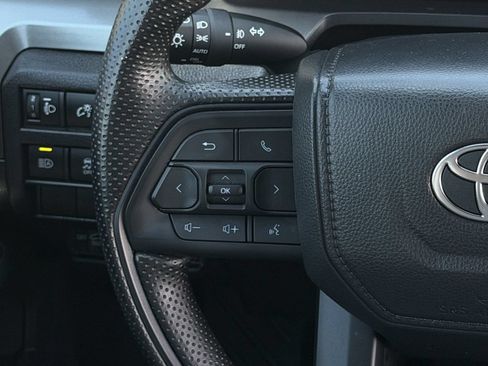 Used 2026 Toyota Tacoma SR5 AWD/4WD image 15