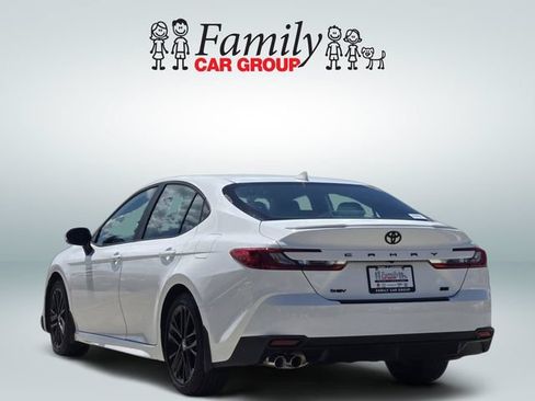 Used 2025 Toyota Camry XLE FWD image 3