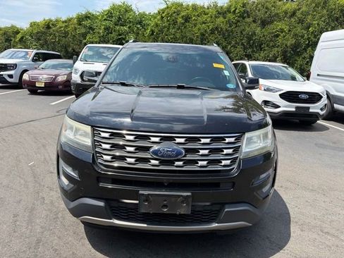 Used 2016 Ford Explorer Limited w/ Equipment Group 301A AWD/4WD image 2