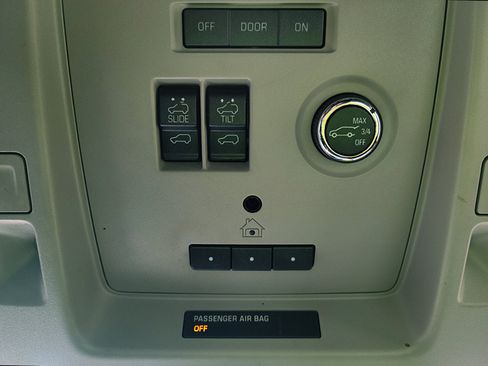 Used 2018 GMC Yukon Denali w/ Open Road Package image 15