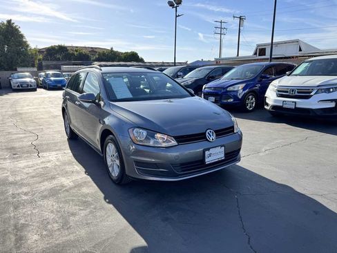 Used 2016 Volkswagen Golf S FWD image 9