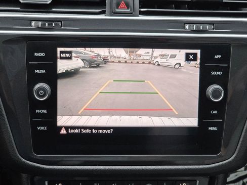 Used 2019 Volkswagen Tiguan SE w/ Panoramic Sunroof Package image 32