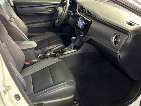 Used 2019 Toyota Corolla XSE image 9