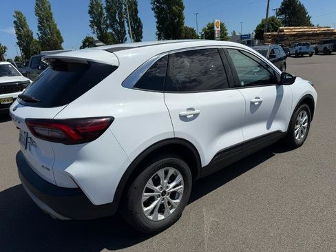 Certified 2023 Ford Escape Active AWD/4WD image 3