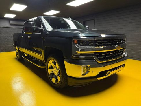 Used 2018 Chevrolet Silverado 1500 LTZ w/ LTZ Plus Package AWD/4WD image 3
