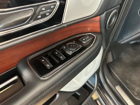 Used 2021 Lincoln Navigator Reserve w/ Luxury Package AWD/4WD image 13