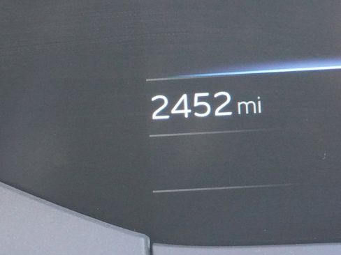 Certified 2025 Toyota Prius XLE image 6