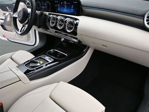 Used 2024 Mercedes-Benz CLA 250 4MATIC image 21