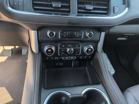 Used 2023 GMC Yukon SLT w/ SLT Luxury Package AWD/4WD image 25