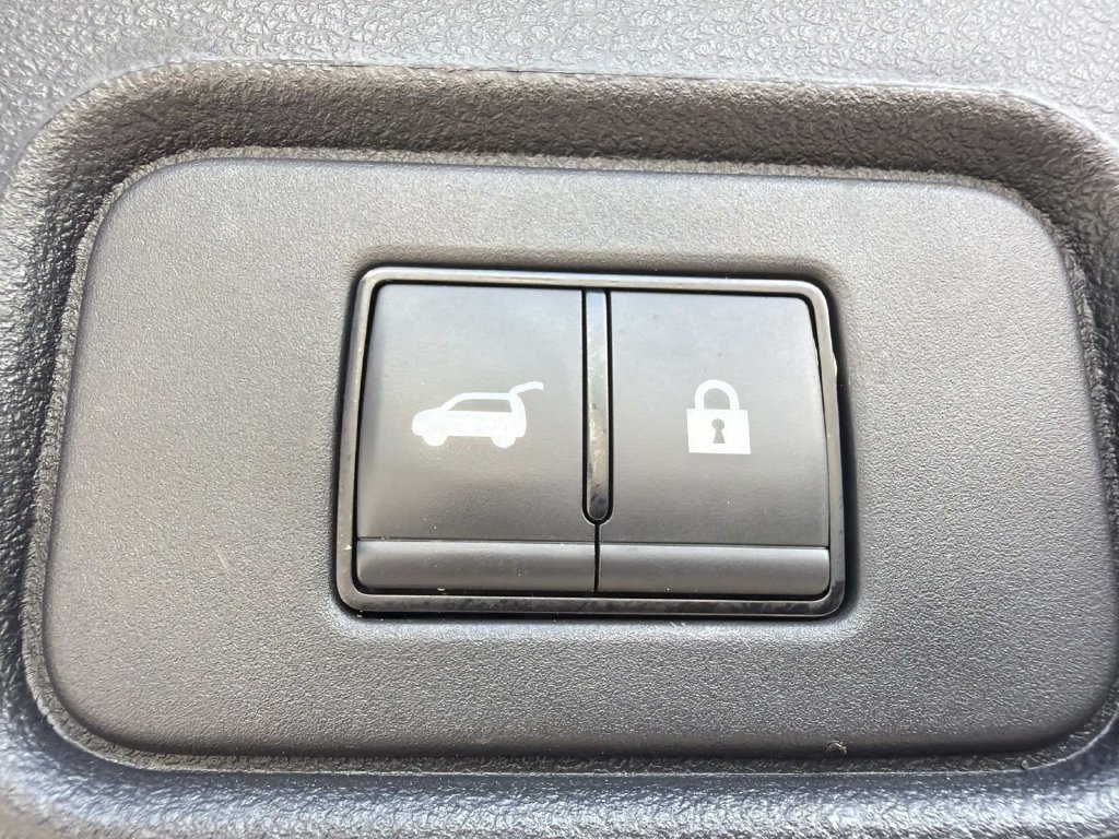 Used 2024 Nissan Pathfinder SL w/ SL Premium Package FWD image 13