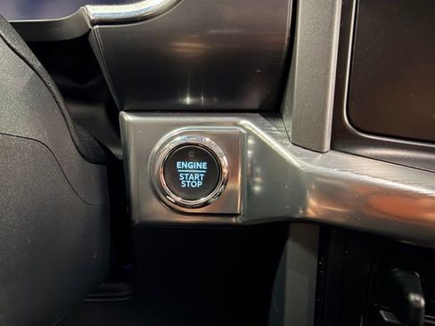 Used 2021 Ford F150 Lariat image 17