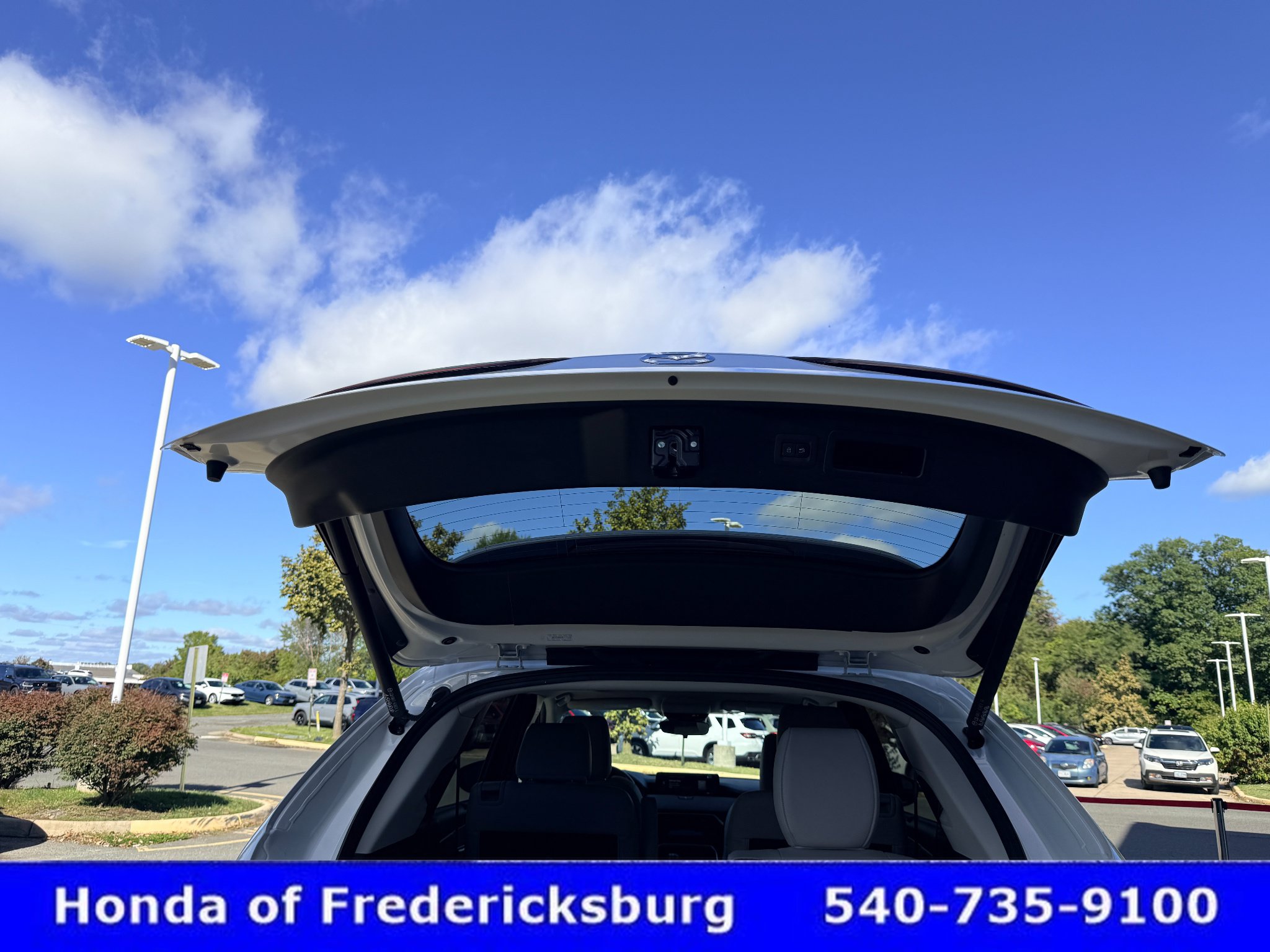 Used 2024 MAZDA CX-90 Plug-In Hybrid w/ Preferred AWD/4WD image 12