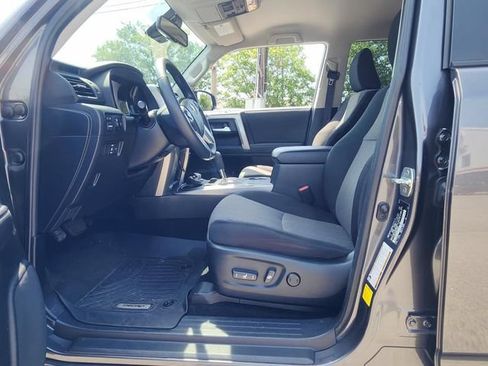 Used 2023 Toyota 4Runner SR5 AWD/4WD image 10