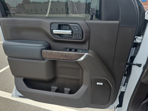 Used 2023 GMC Sierra 2500 Denali w/ Denali Ultimate Package AWD/4WD image 26