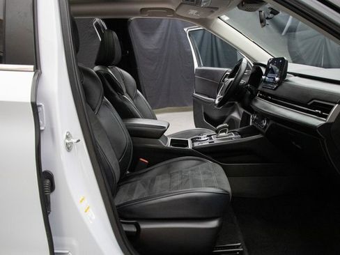 Used 2024 Mitsubishi Outlander SE image 18