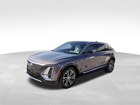 New 2026 Cadillac Lyriq Luxury image 2