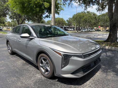Used 2025 Kia K4 FWD image 9