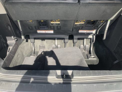 Used 2016 Toyota Sienna SE image 19