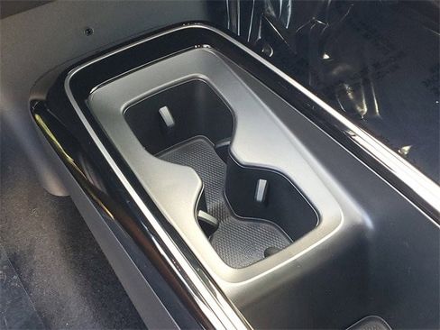 New 2025 Volkswagen ID.4 Pro image 24