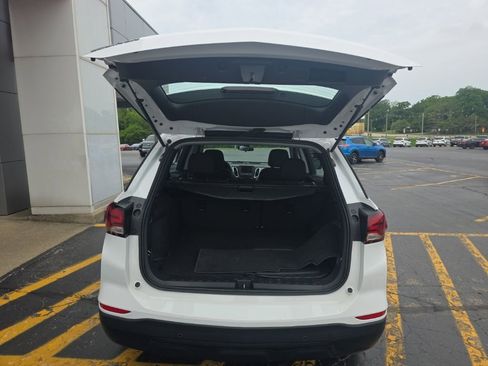 Used 2024 Chevrolet Equinox LS FWD image 5