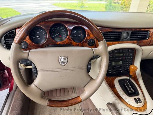 Used 1999 Jaguar XJ8 L RWD image 35