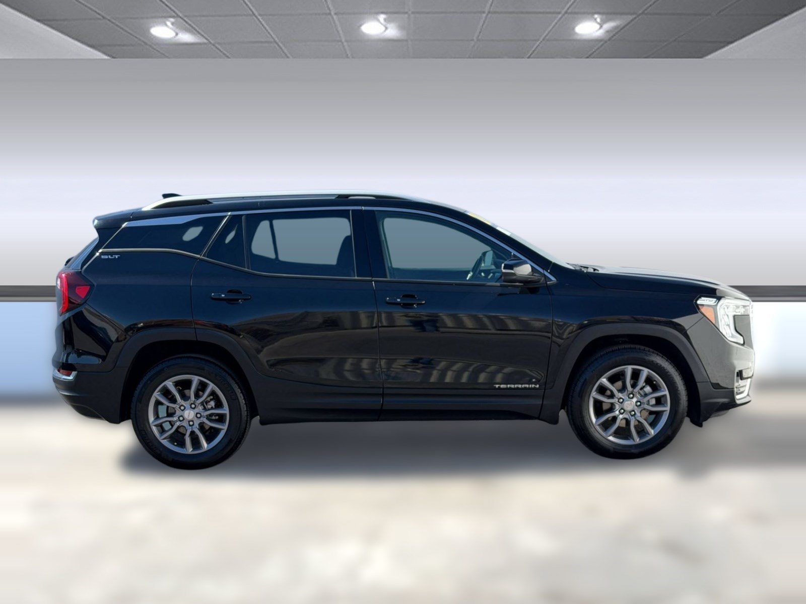 Used 2024 GMC Terrain SLT AWD/4WD image 7