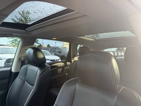 Used 2018 INFINITI QX60 Luxe w/ Deluxe Technology Package AWD/4WD image 17