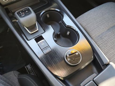 Used 2022 Nissan Rogue S image 21