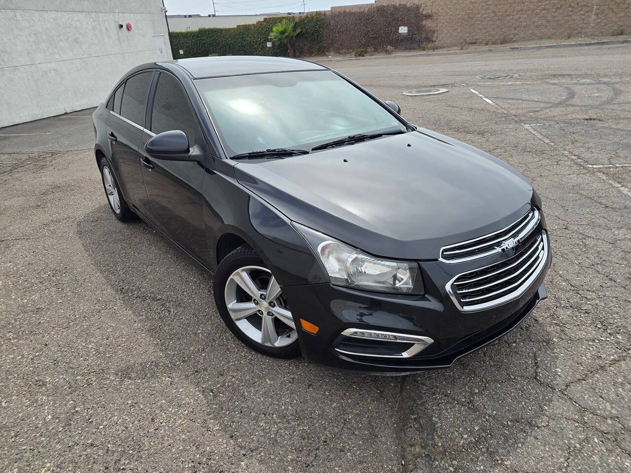 Used 2015 Chevrolet Cruze LT FWD image 3