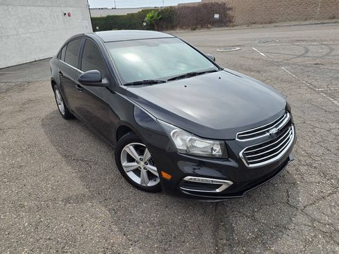 Used 2015 Chevrolet Cruze LT FWD image 3