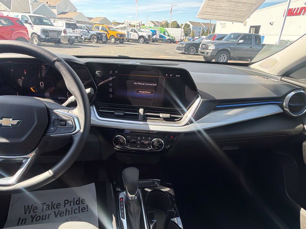Used 2024 Chevrolet Trax LT w/ Driver Confidence Package FWD image 24