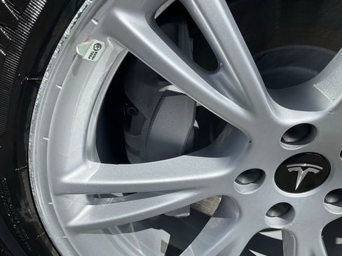 Used 2021 Tesla Model Y Long Range image 80