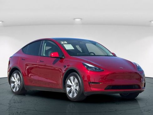 Used 2024 Tesla Model Y 2WD image 9