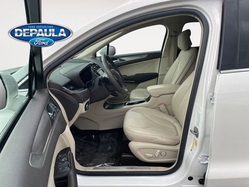 Used 2019 Lincoln MKC Premiere image 11