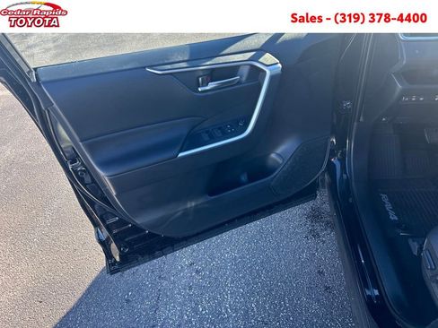 New 2025 Toyota RAV4 SE image 10