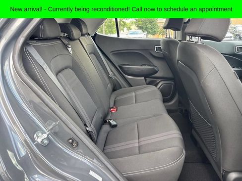 Used 2024 Hyundai Venue SEL FWD image 11