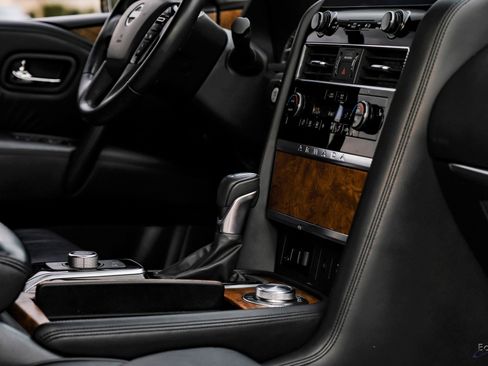 Used 2021 Nissan Armada SL w/ Captain's Chairs Package image 58